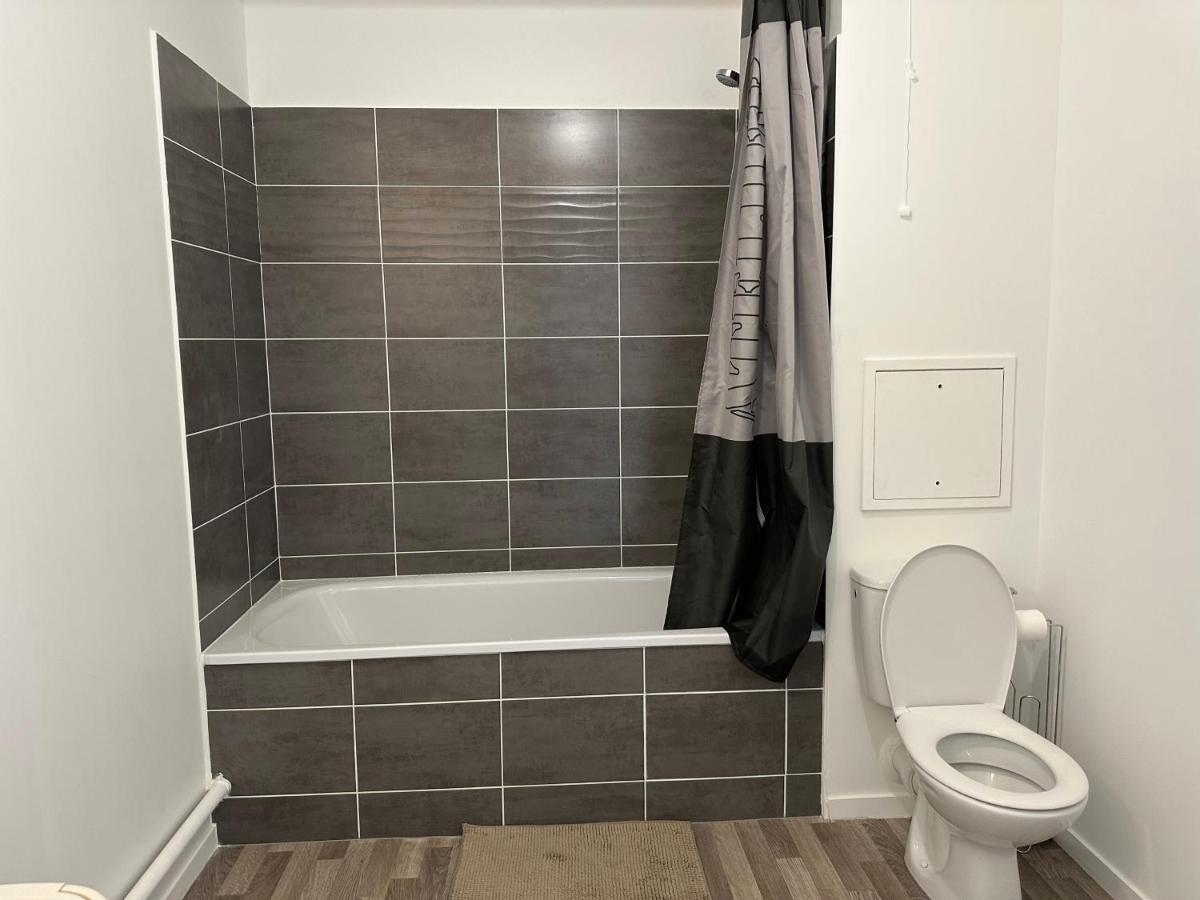 Agreable 2 Pieces Avec Balcon Et Parking Transports By Immo Kit Bnb Sarcelles Extérieur photo